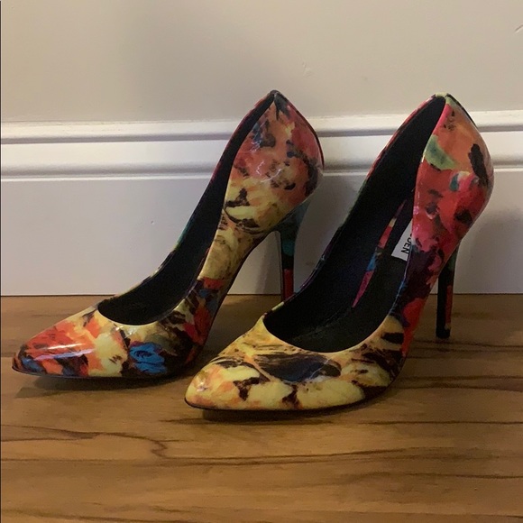 Steve Madden Floral Stilettos - Picture 2 of 7